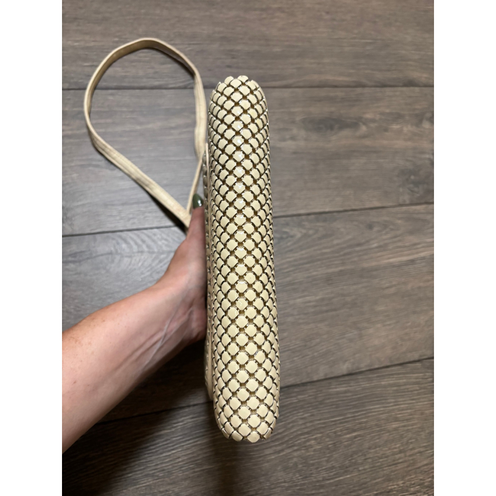 Victoria Place Purse Crossbody Bag Chainmail Mesh Enamel Magnetic Snap Ivory OS - Picture 7 of 13